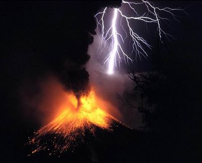 2 Volcano lightning