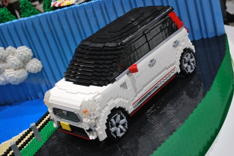 東京モーターショー　２０１５　レゴブロックで作られた車 (3)